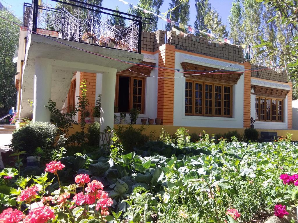 Galaxy Guest House Hundar Exterior foto
